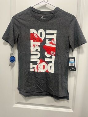 Nike Boys Medium Tee With Spell Out And Shoe Box Gray Red White NWT